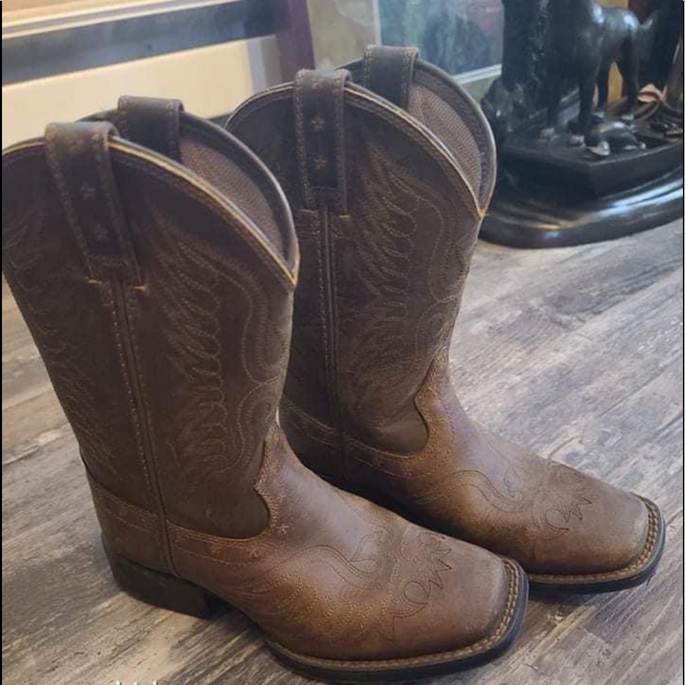 Euc girls boots